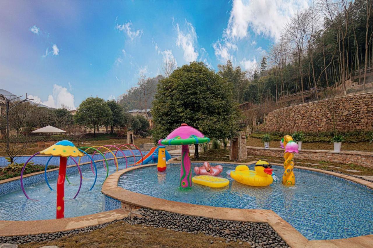 Howard Johnson Huashuiwan Hot Springs Resort Chengdu Eksteriør bilde