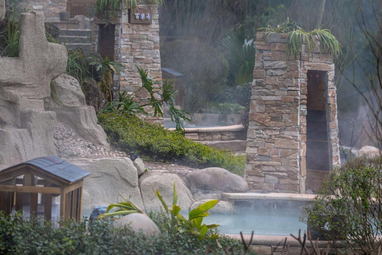 Howard Johnson Huashuiwan Hot Springs Resort Chengdu Eksteriør bilde