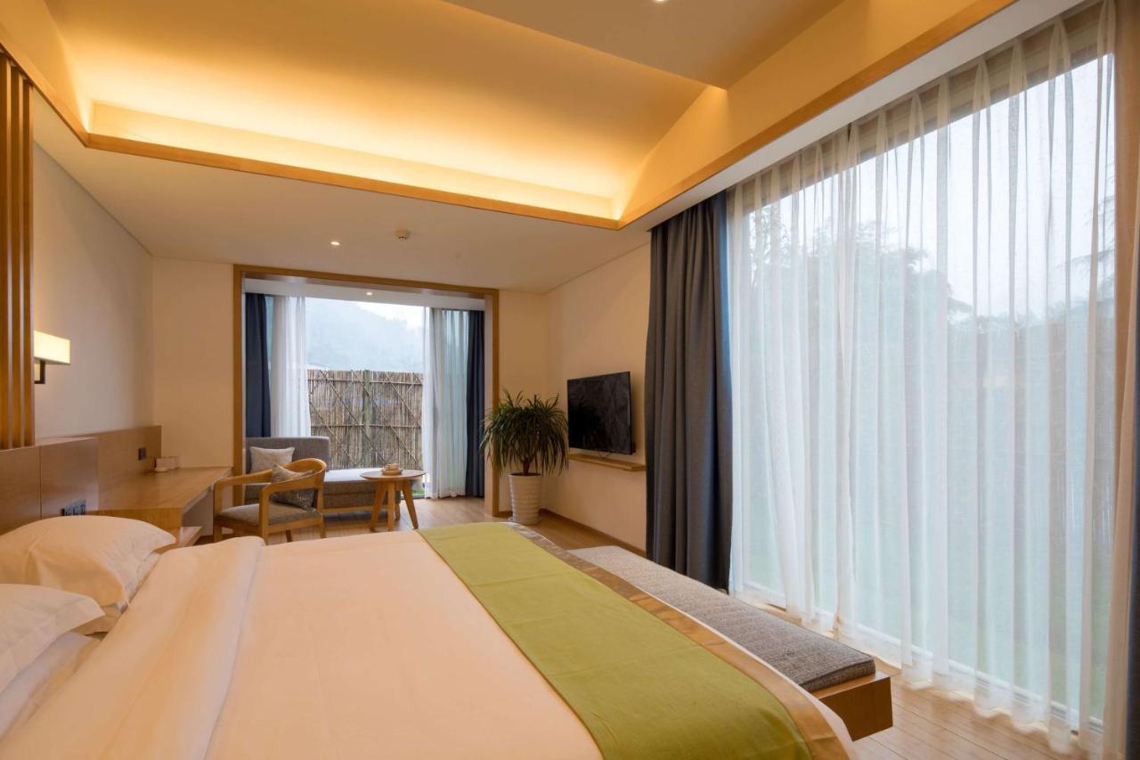Howard Johnson Huashuiwan Hot Springs Resort Chengdu Eksteriør bilde