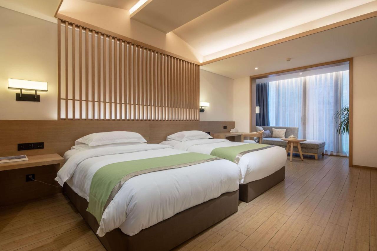 Howard Johnson Huashuiwan Hot Springs Resort Chengdu Eksteriør bilde