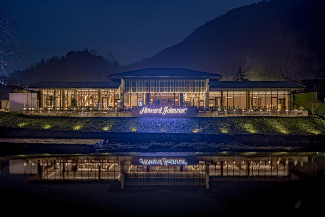 Howard Johnson Huashuiwan Hot Springs Resort Chengdu Eksteriør bilde