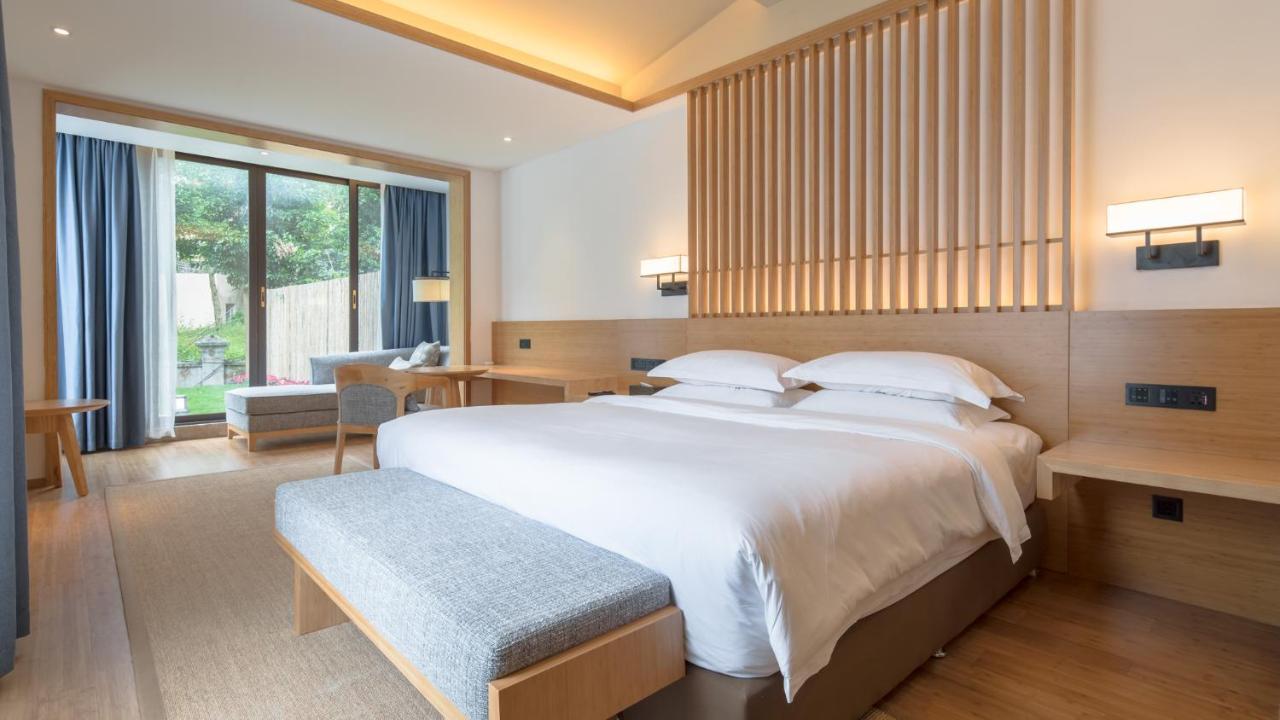 Howard Johnson Huashuiwan Hot Springs Resort Chengdu Eksteriør bilde