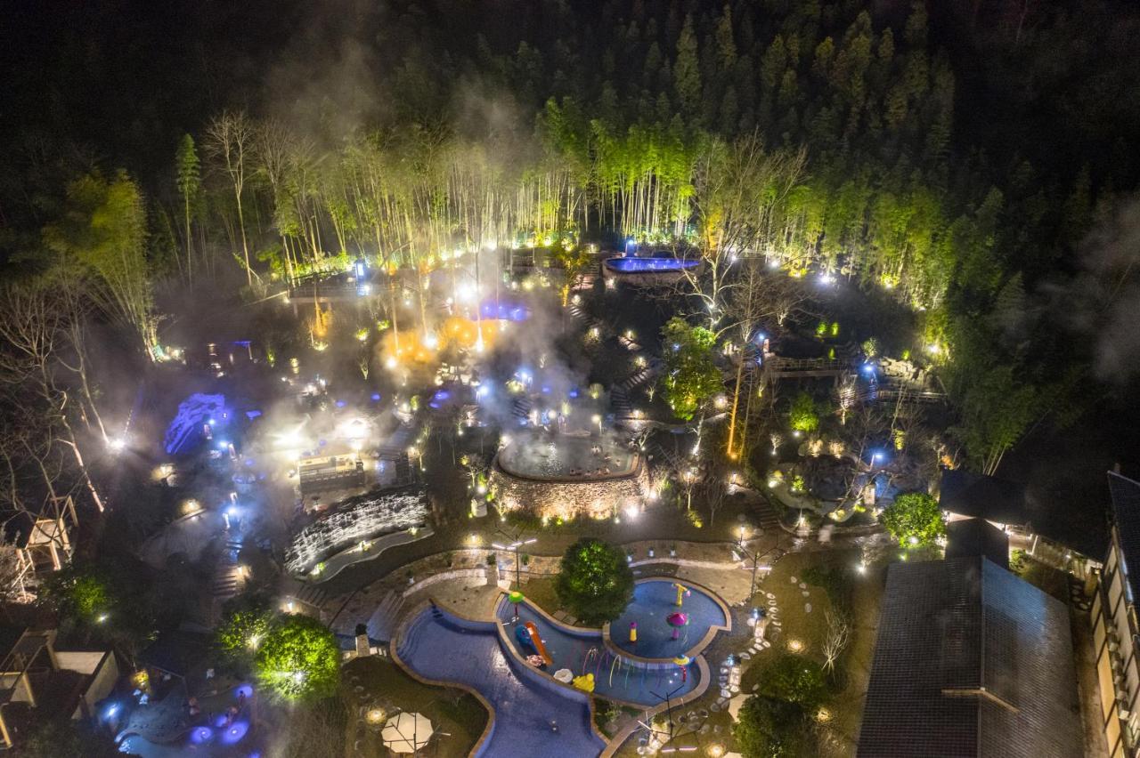 Howard Johnson Huashuiwan Hot Springs Resort Chengdu Eksteriør bilde