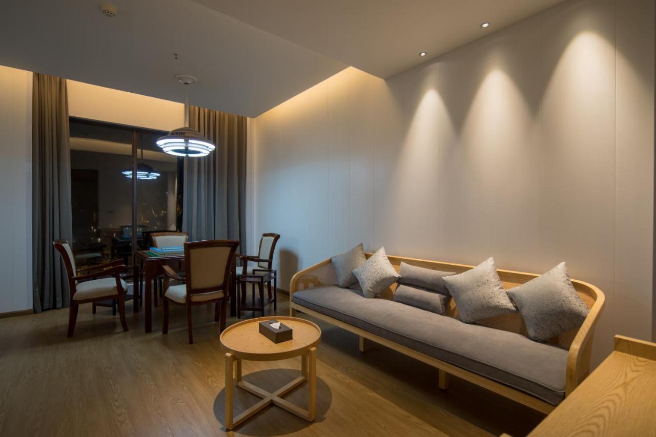 Howard Johnson Huashuiwan Hot Springs Resort Chengdu Eksteriør bilde