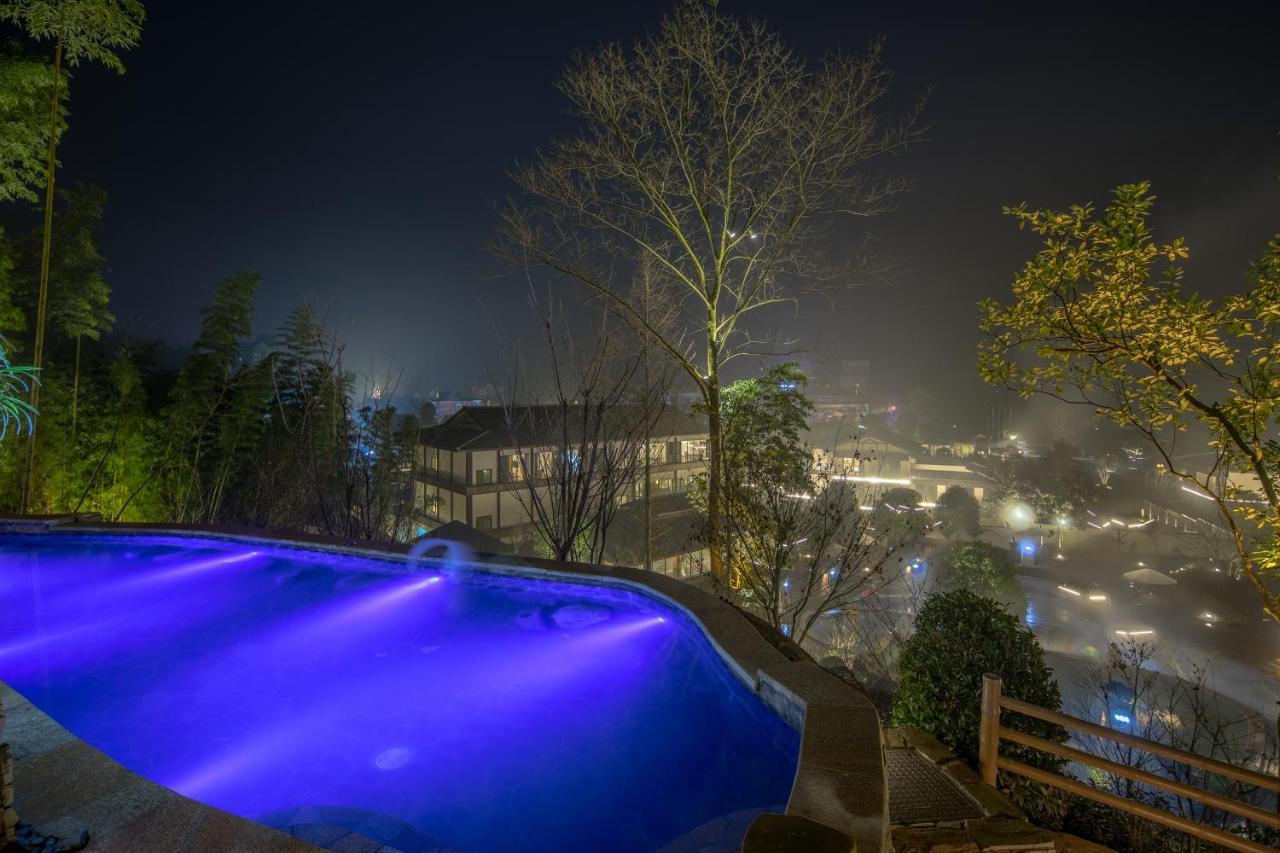 Howard Johnson Huashuiwan Hot Springs Resort Chengdu Eksteriør bilde