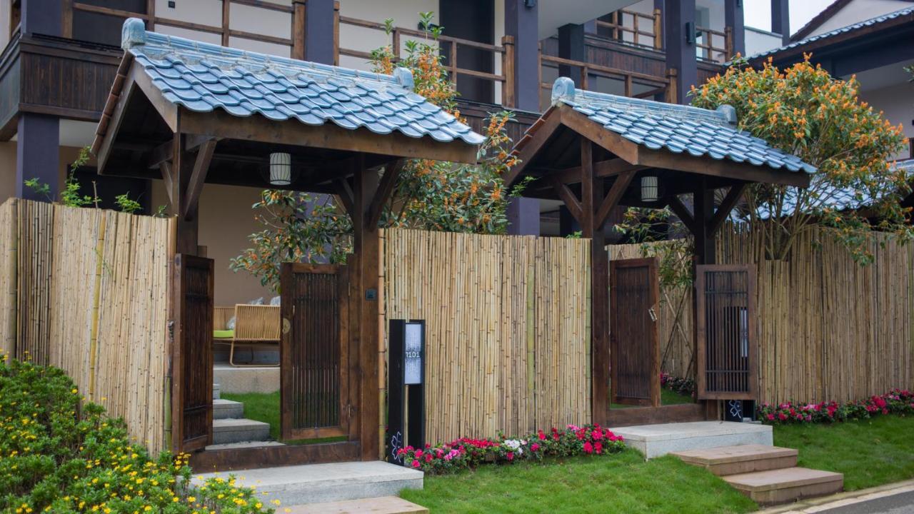 Howard Johnson Huashuiwan Hot Springs Resort Chengdu Eksteriør bilde